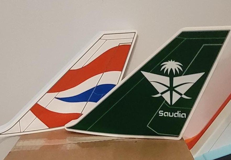 Retro Saudia Boeing 747 Tail LED Light Box – additional product view 5